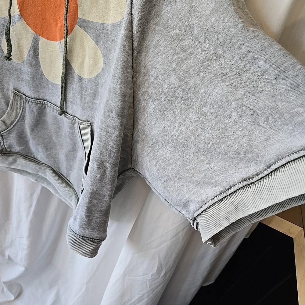 Wildfox Daisy Hoodie Sweatshirt Oversized Gray Faded Look Wide 3/4 Sleeve Sz S - Picture 5 of 14